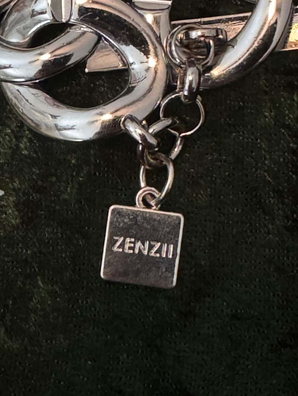 Zenzii Blue Acrylic Oversized Link Statement Necklace - Picture 3 of 3
